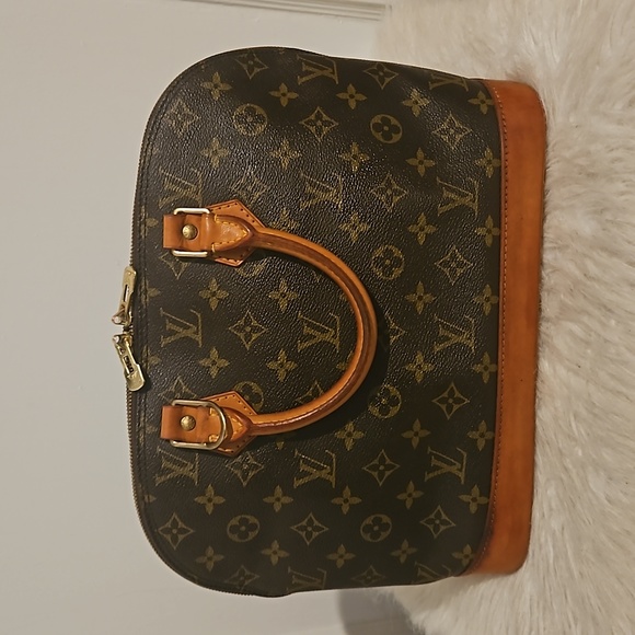 Authentic vintage Louis Vuitton Alma PM bag and dust bag and non-LV strap - Picture 4 of 14